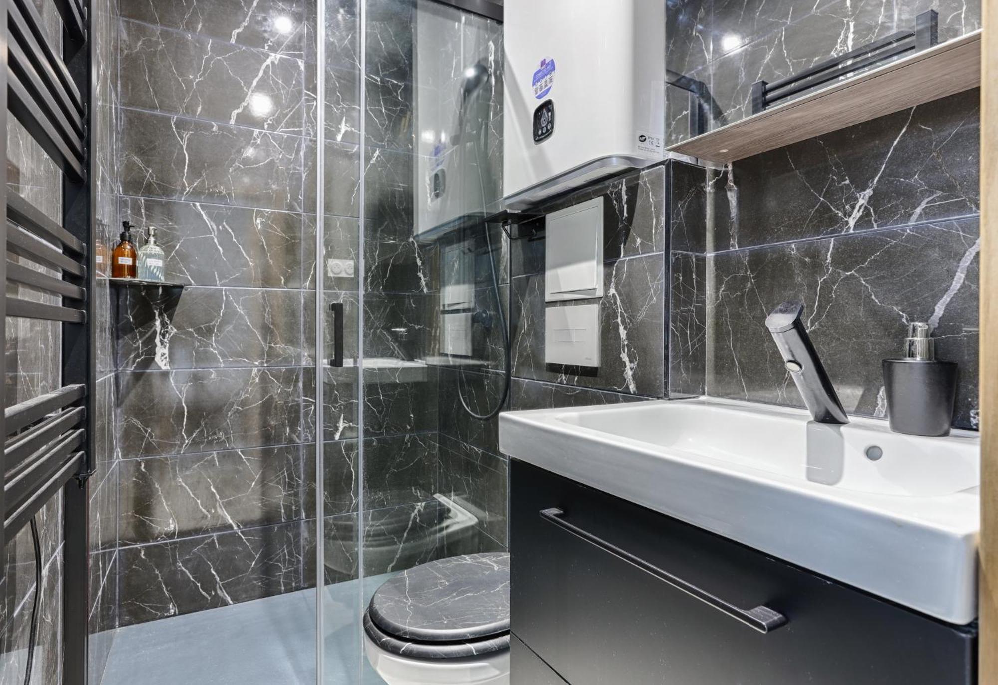 Mykeypers - Lovely Studio With Jacuzzi Paris Bagian luar foto