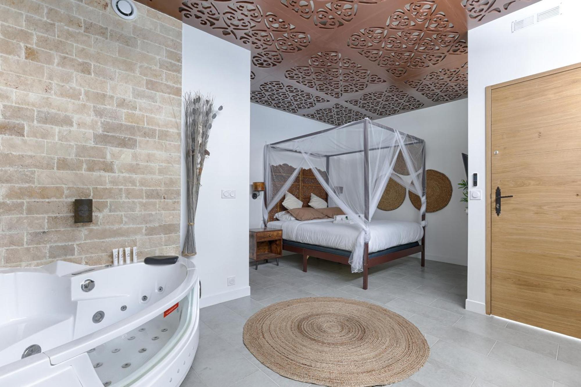 Mykeypers - Lovely Studio With Jacuzzi Paris Bagian luar foto