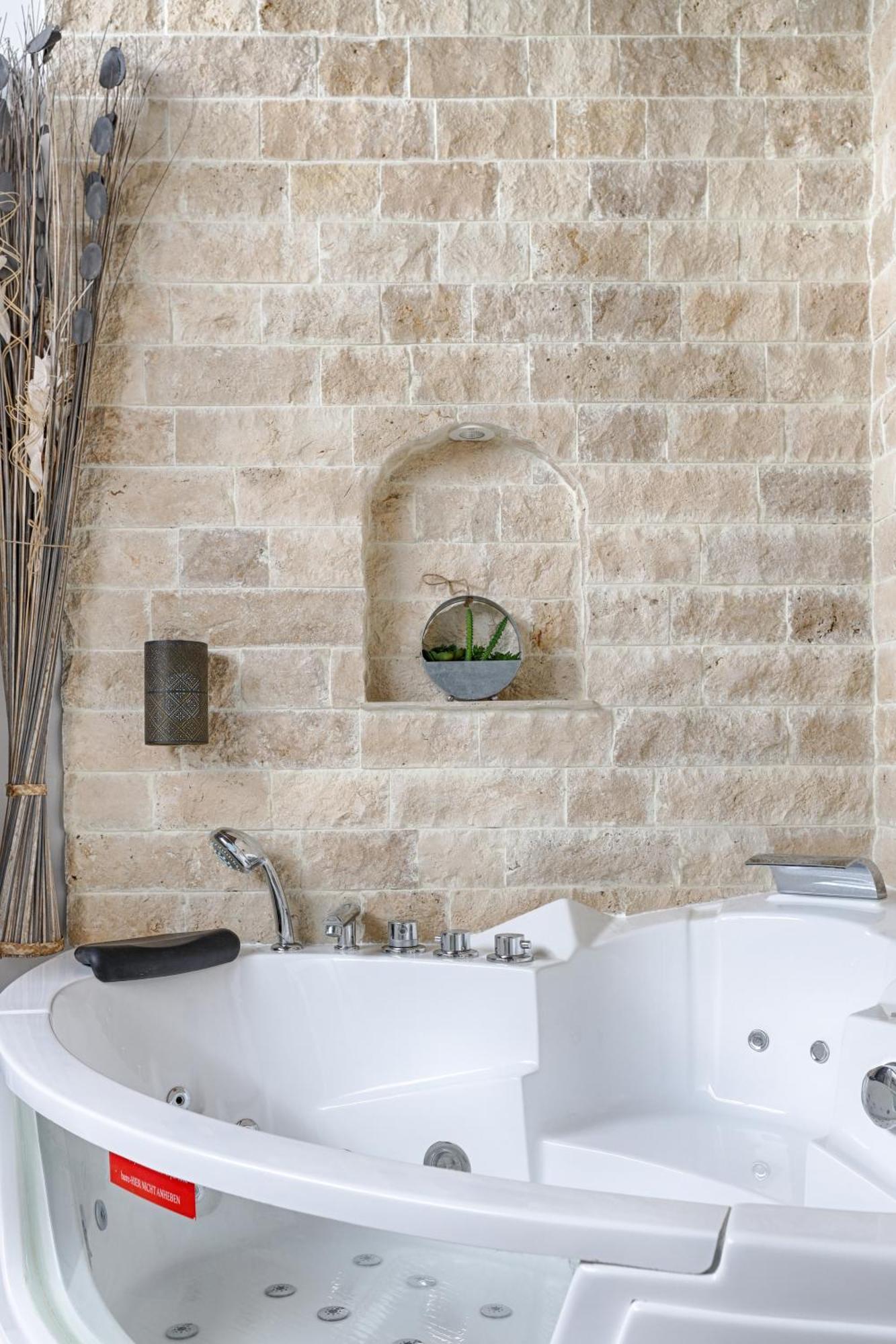 Mykeypers - Lovely Studio With Jacuzzi Paris Bagian luar foto